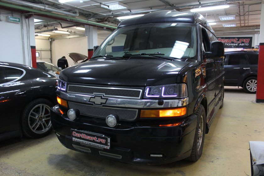 Chevrolet express фара