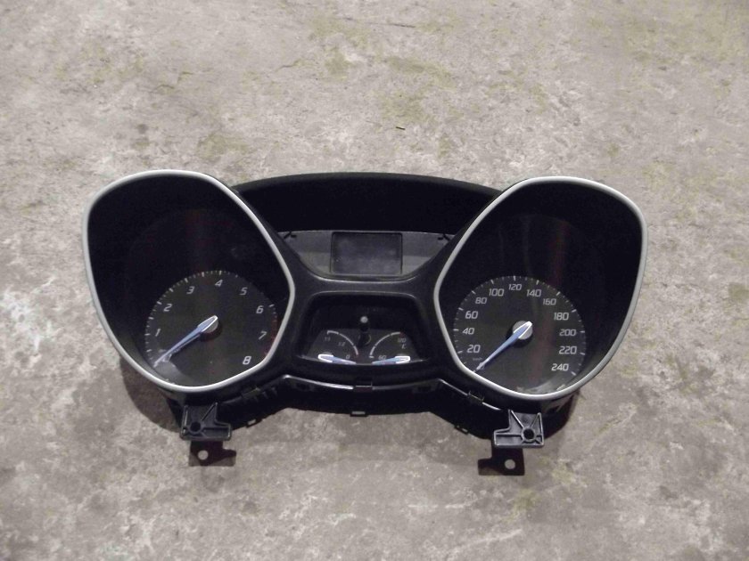 Дефлектор левый в торпеду на Форд фокус 3