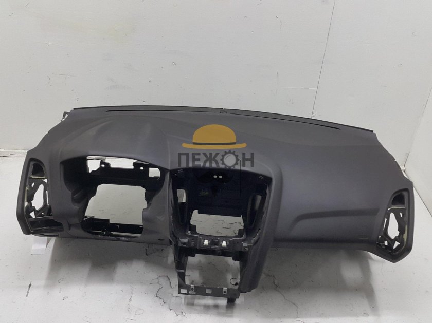 Ford Focus 3 Торпедо