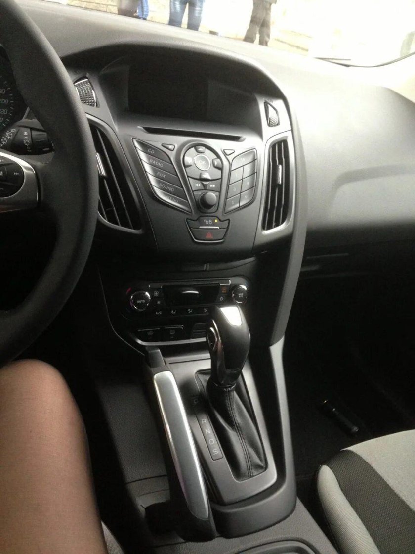 Форд фокус 3 салон черный глянец