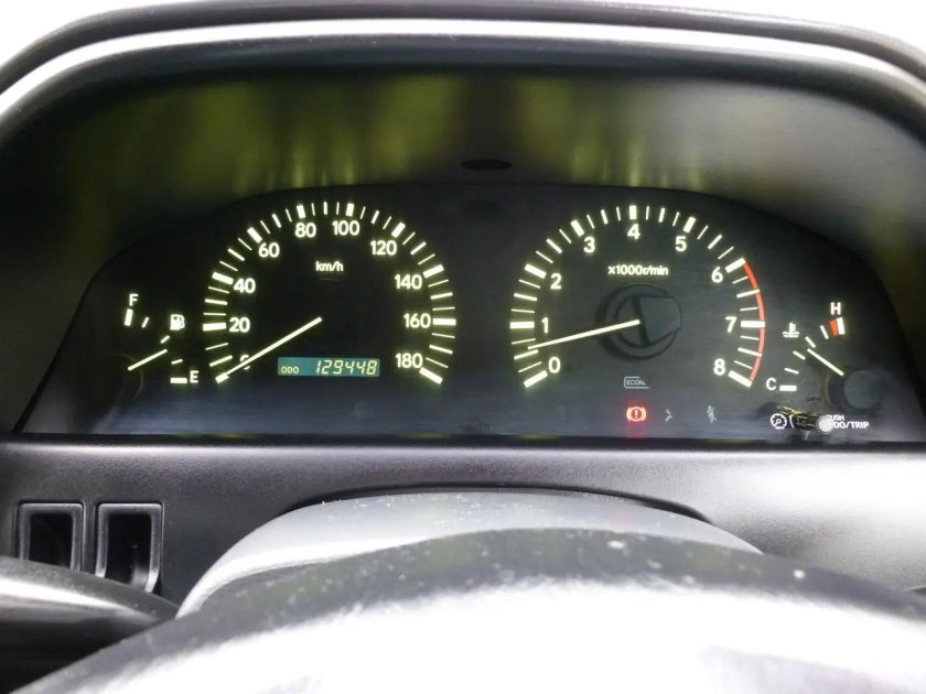 Панель приборов Тойота Карина