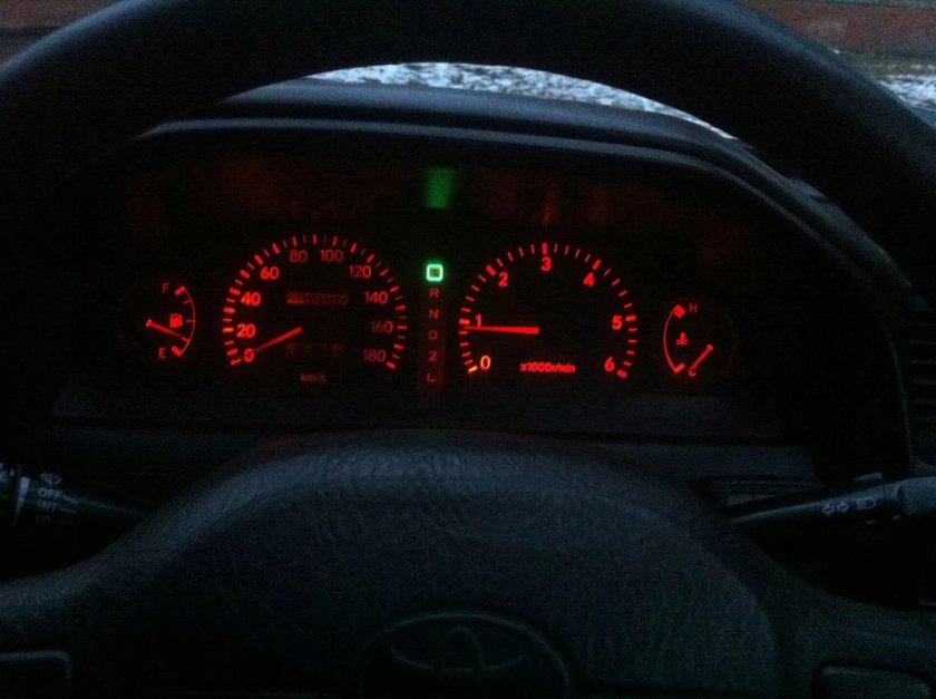 Приборная панель Toyota Corona Premio