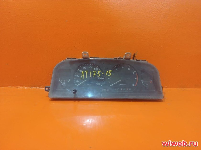 Щиток приборов Toyota Carina at171