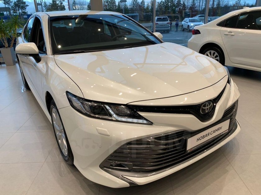 Новая тойота камри