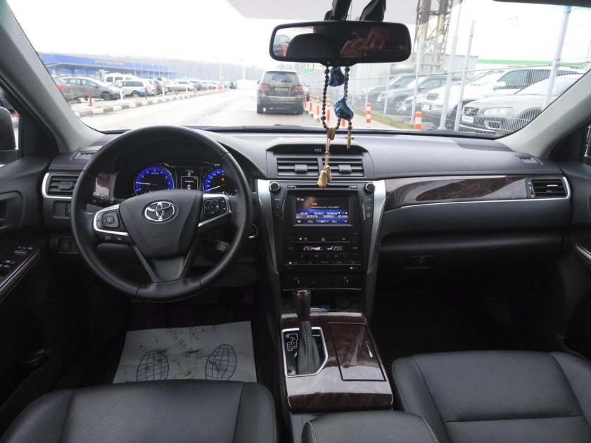 Toyota Camry 2016 салон