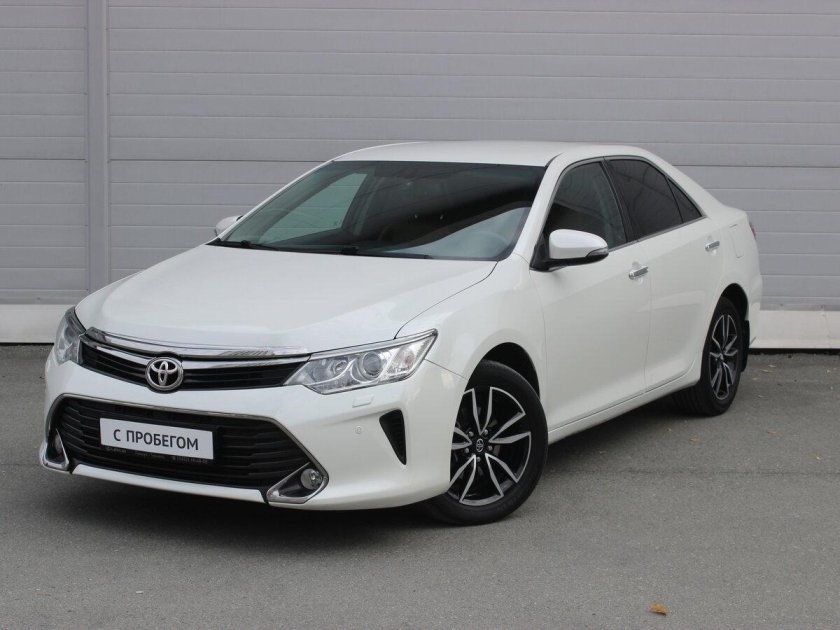 Toyota Camry 2014 — 2017 xv50 Рестайлинг белый