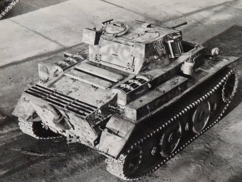 Танк PZ 2 Luchs