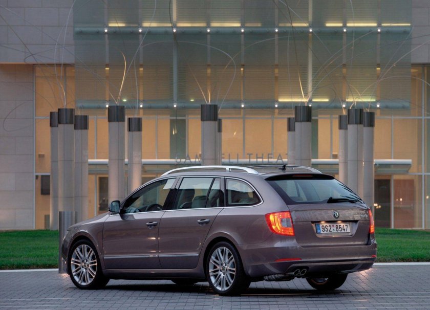 Skoda Superb универсал