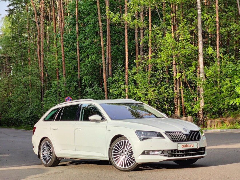 Суперб 3 универсал белый