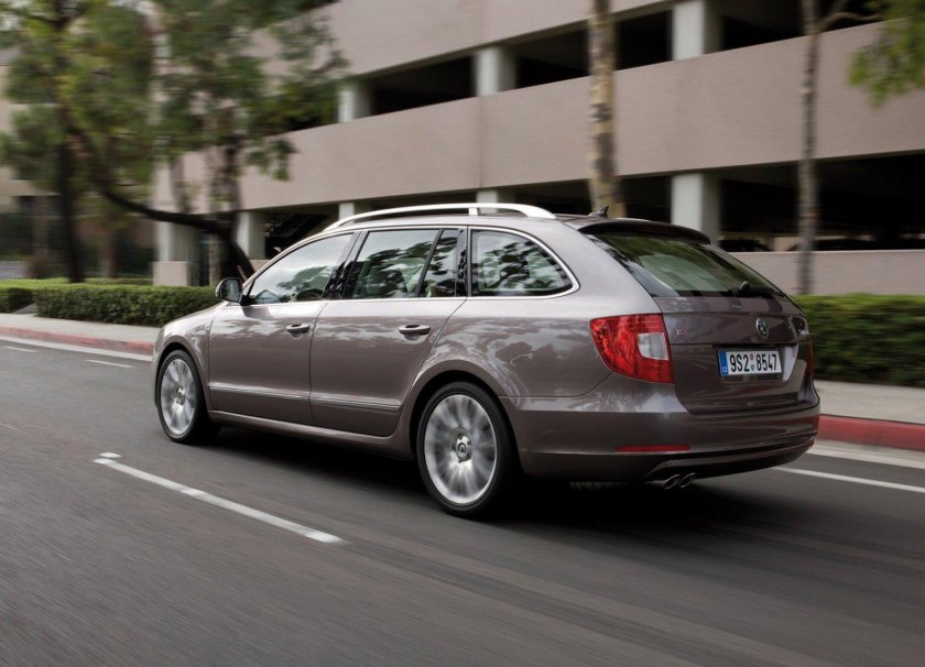 Шкода Суперб 2 универсал