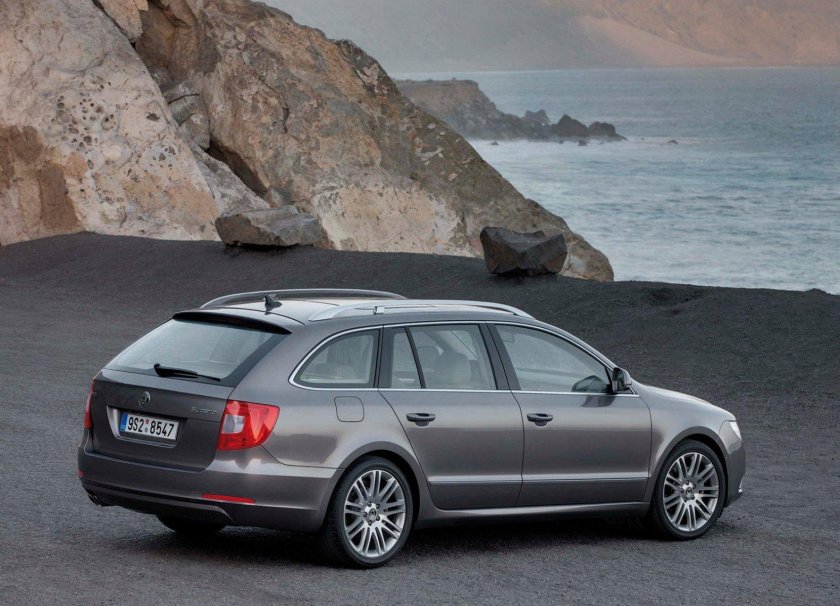 Шкода Суперб универсал