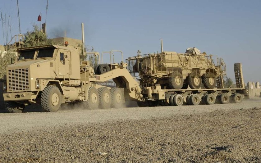 M1070 Oshkosh тягач