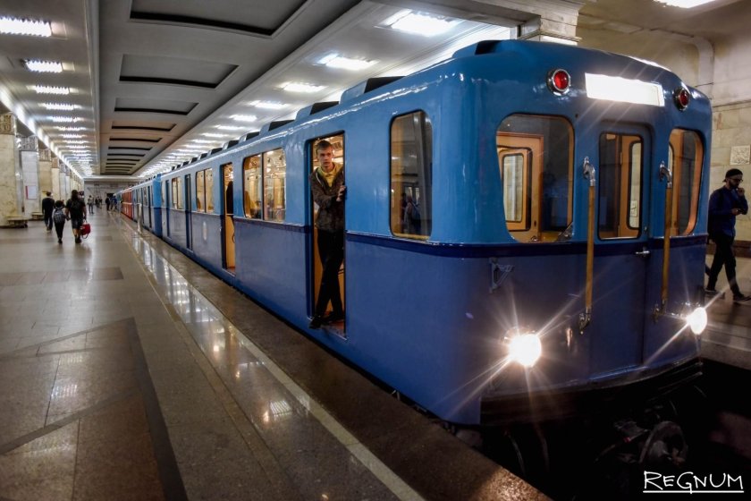 Метровагон типа д 81-702