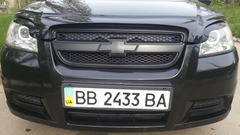 Решетка радиатора Шевроле Авео т250 черная