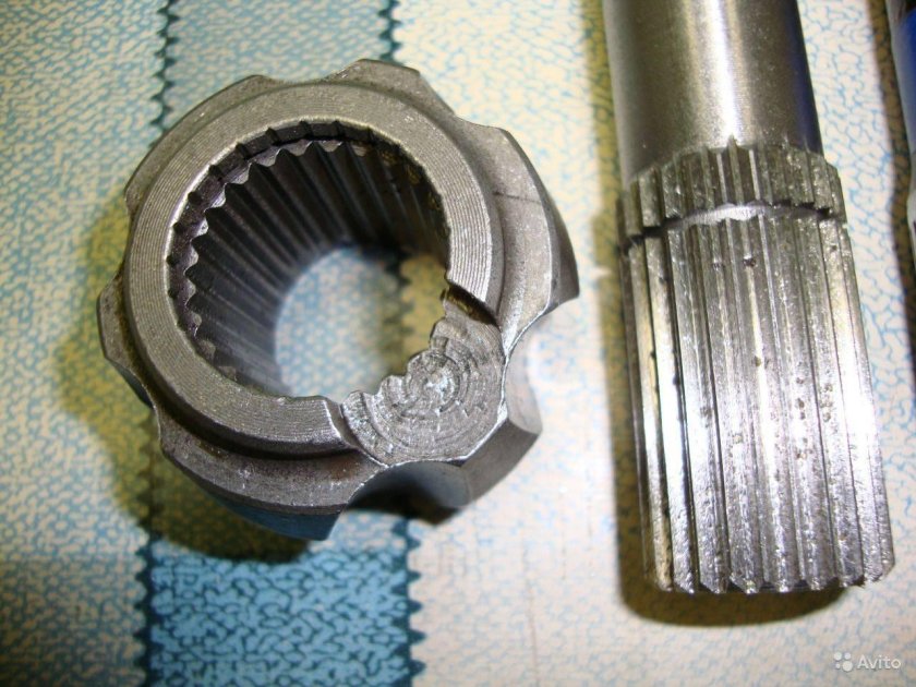 Шлицевой вал трактора 12 шлицов