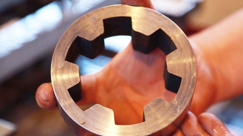 Шлицевое отверстие