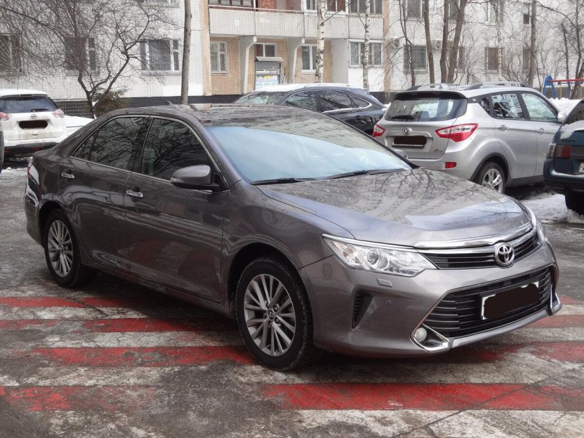Тойота Камри 55 серая
