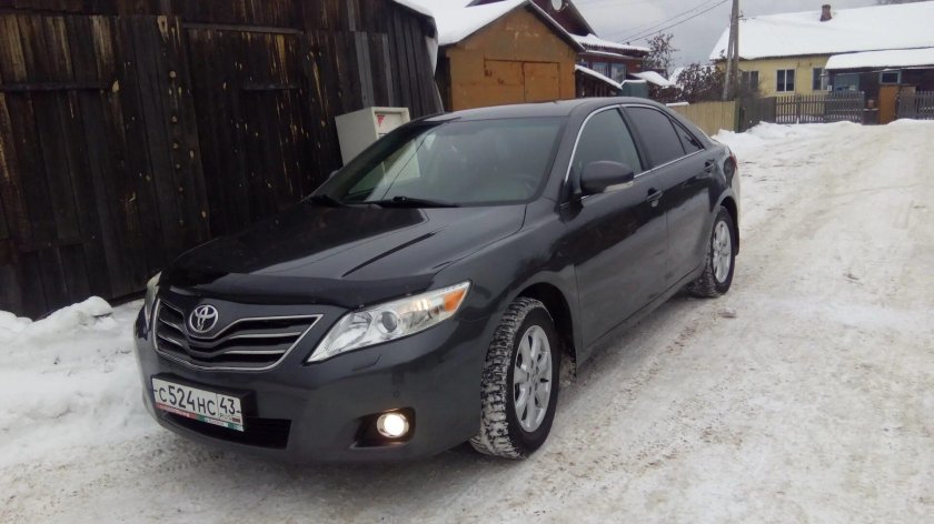 Тойота Камри 40 серая