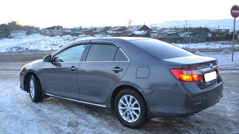 Камри 50 серая