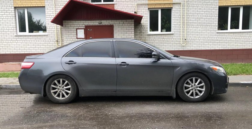 Тойота Камри 40 серая