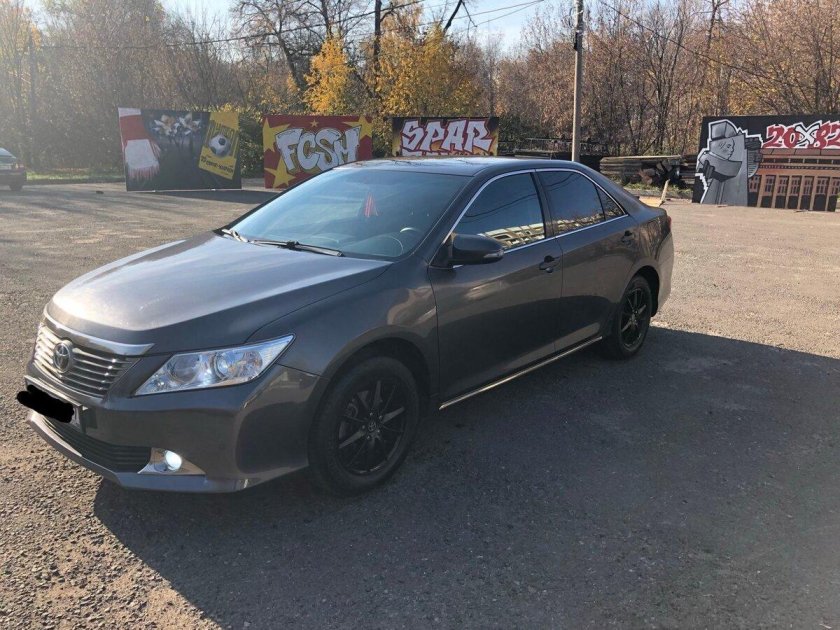 Тойота Камри 50 серая