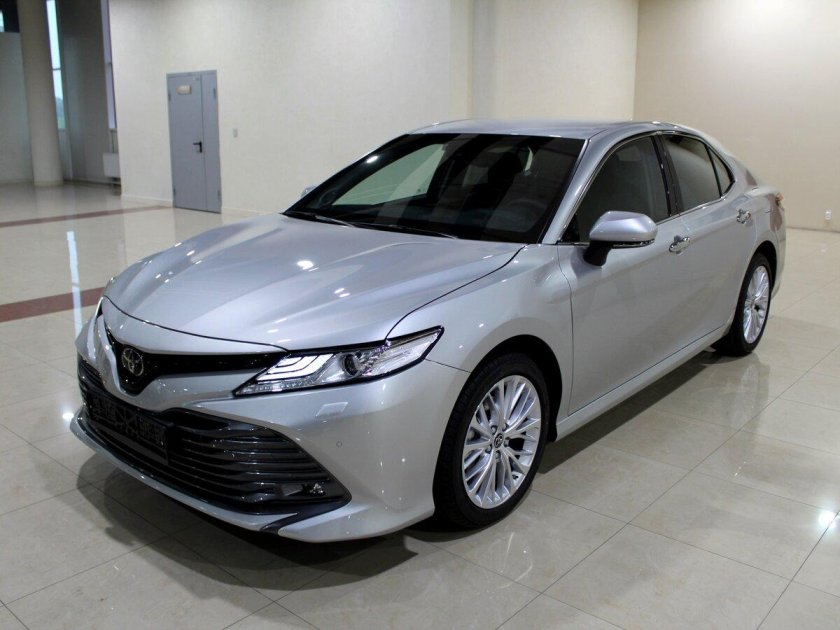 Тойота Камри 70 2022