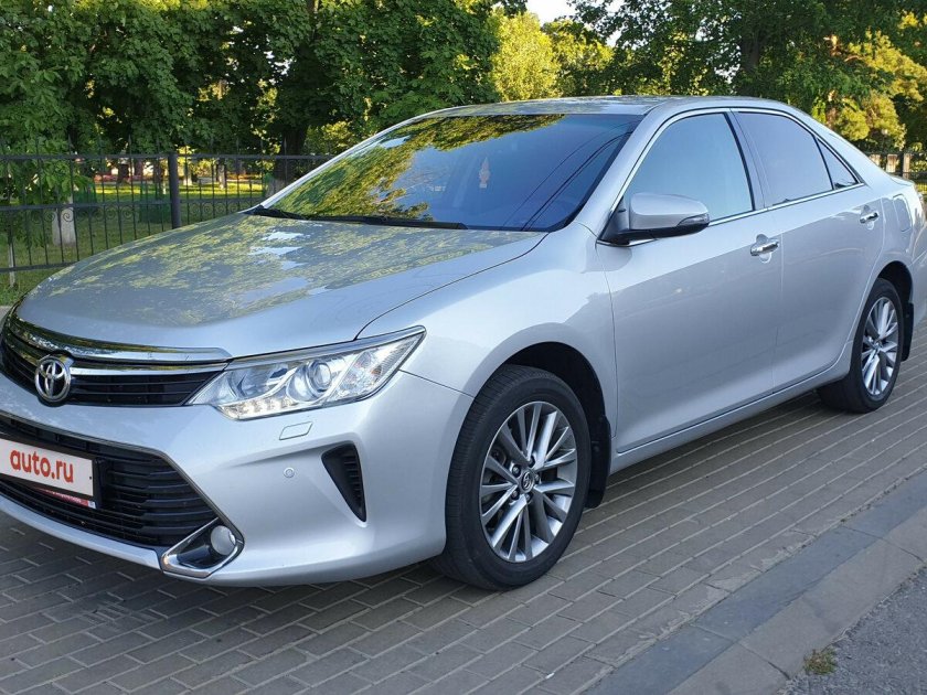 Toyota Camry v55