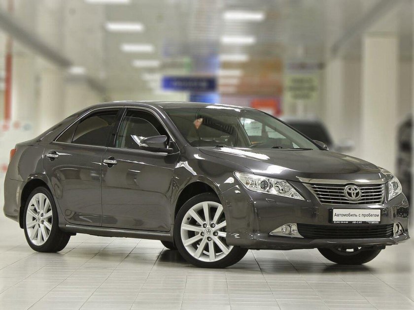 Toyota Camry xv50 серая