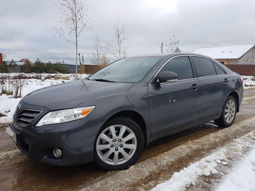 Toyota Camry 40 серый