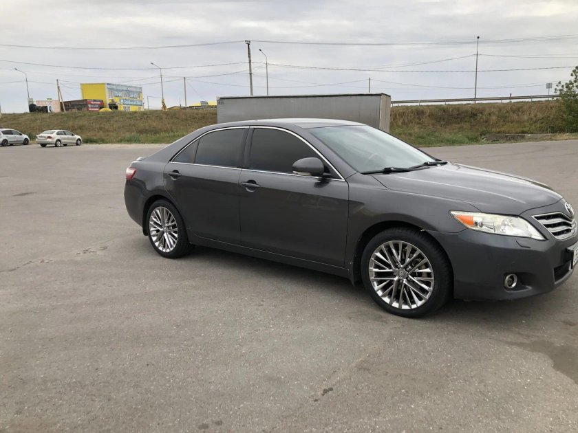 Камри 40 серая