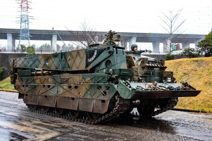 Jgsdf type 90 armoured recovery vehicle