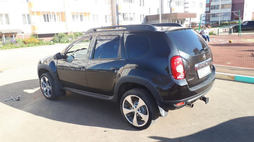 Renault Duster r18 черный