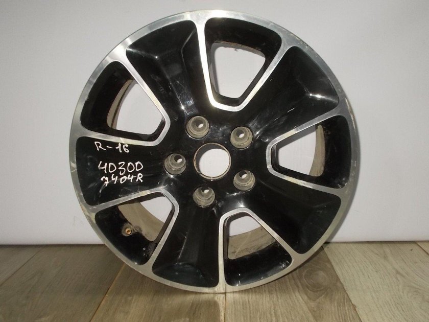 Диск литой r16 Renault Duster