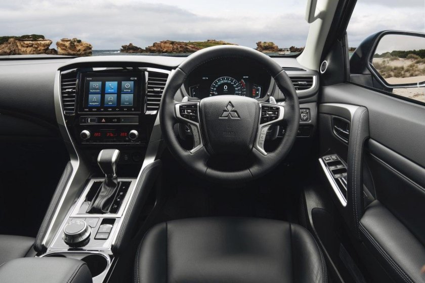 Митсубиси Паджеро спорт 2020