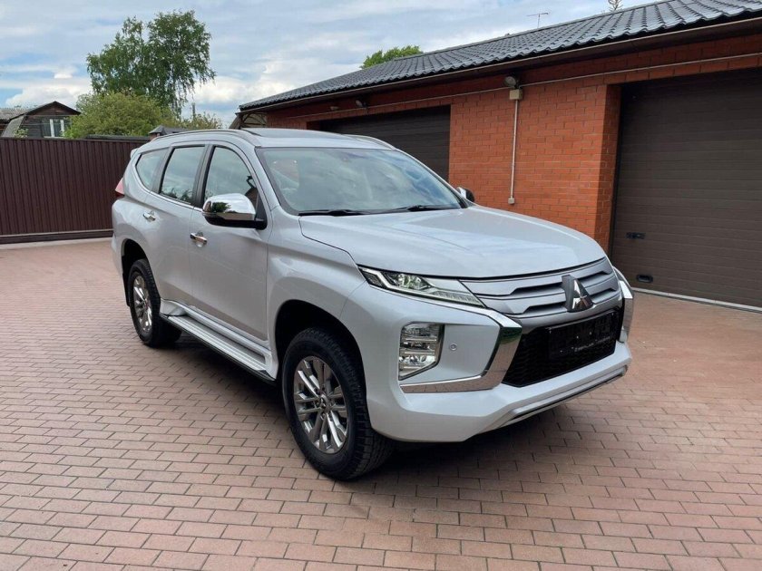 Mitsubishi pajero sport 3