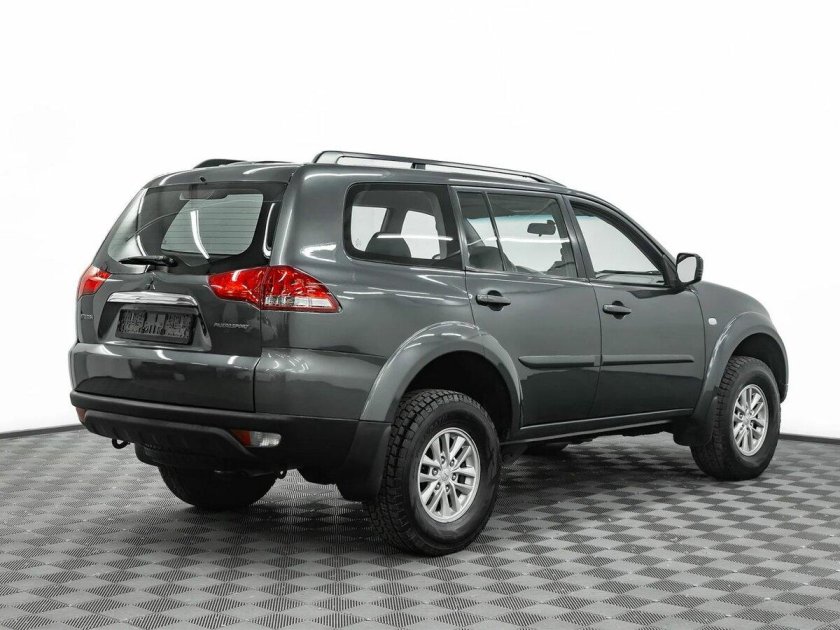 Mitsubishi pajero sport 2