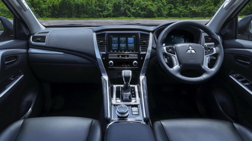 Mitsubishi Pajero Sport 2021 салон