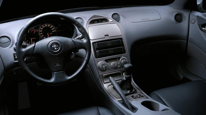 Toyota Celica 2000 салон