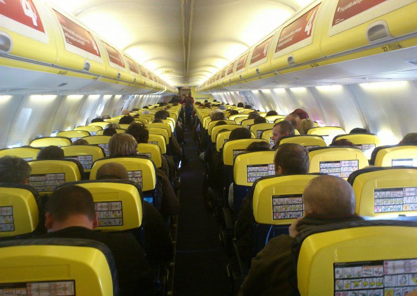 Boeing 737-800 Ryanair салон