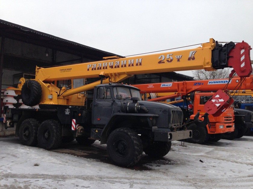 Кран Галичанин 25 тонн