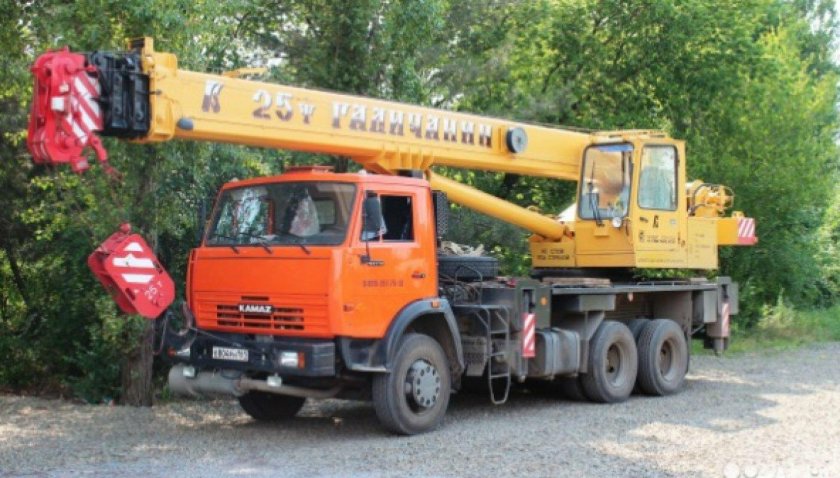 КАМАЗ кран Галичанин 25 тонн