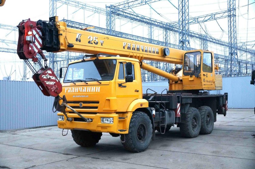 Автокран галичанин 25 тонн