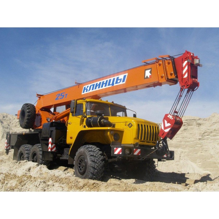 Кран Урал 25 тонн