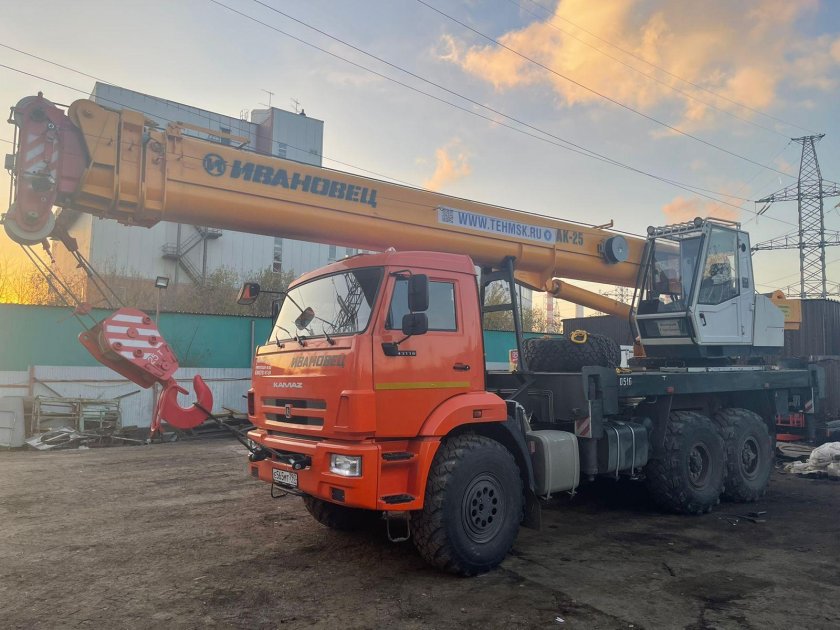 Автокран ивановец 25 тонн