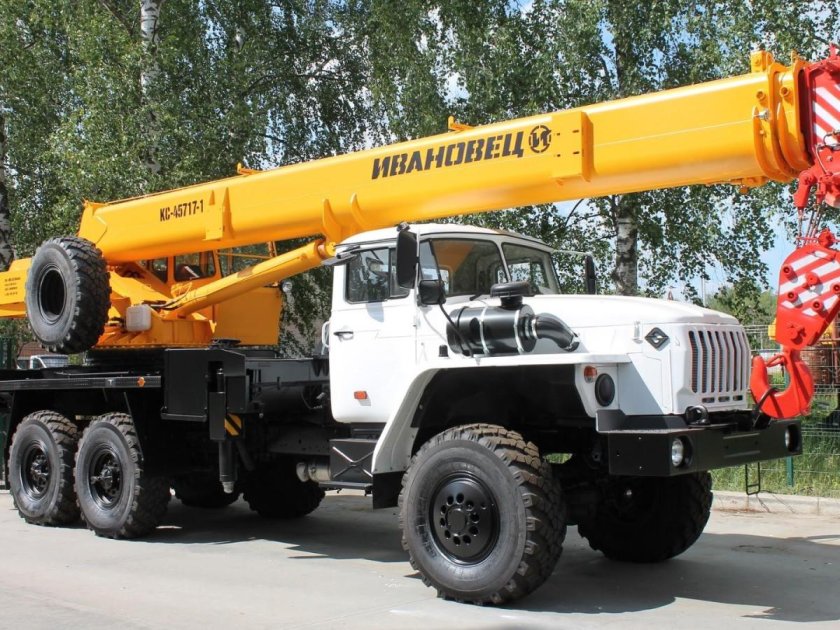Урал КС 45717-1 автокран