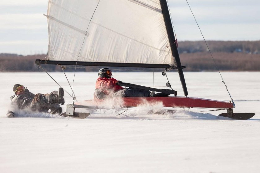 Парусный колесный буер