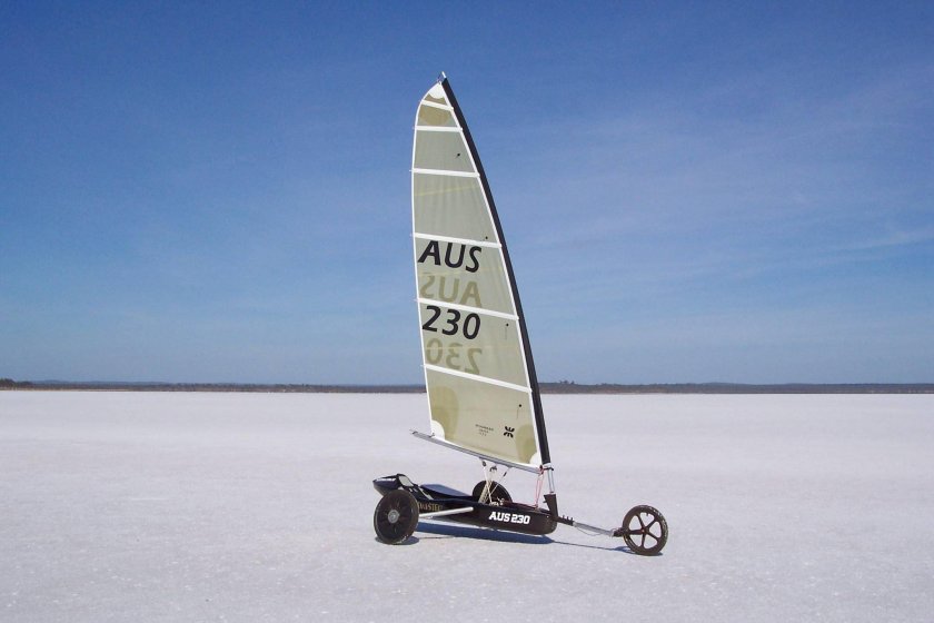 Парусный колесный буер