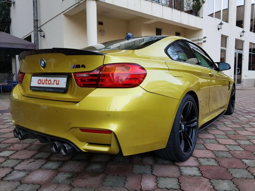 BMW m4 f82 Золотая