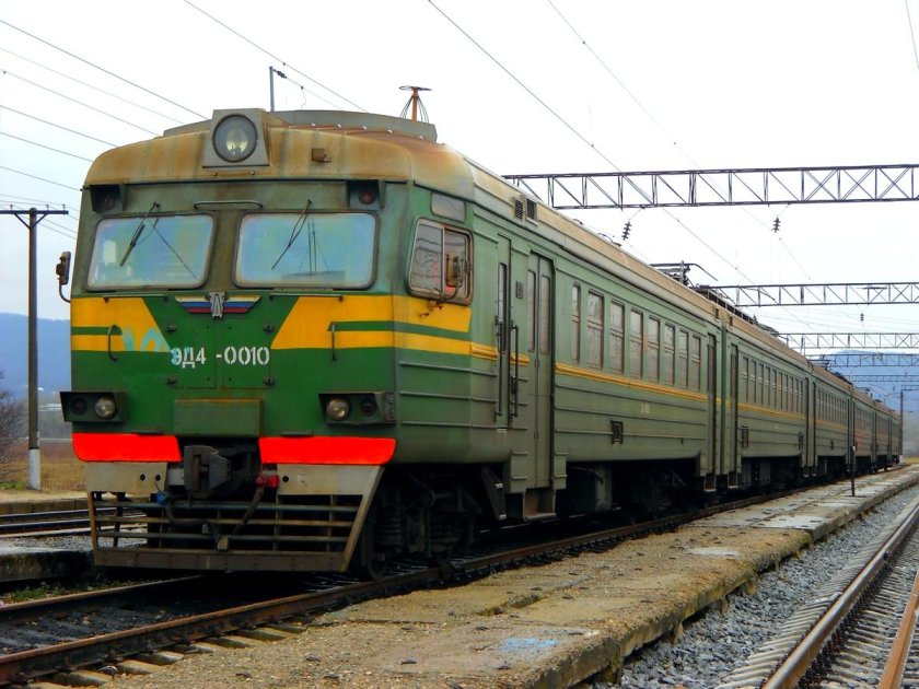 Электропоезд эр 2