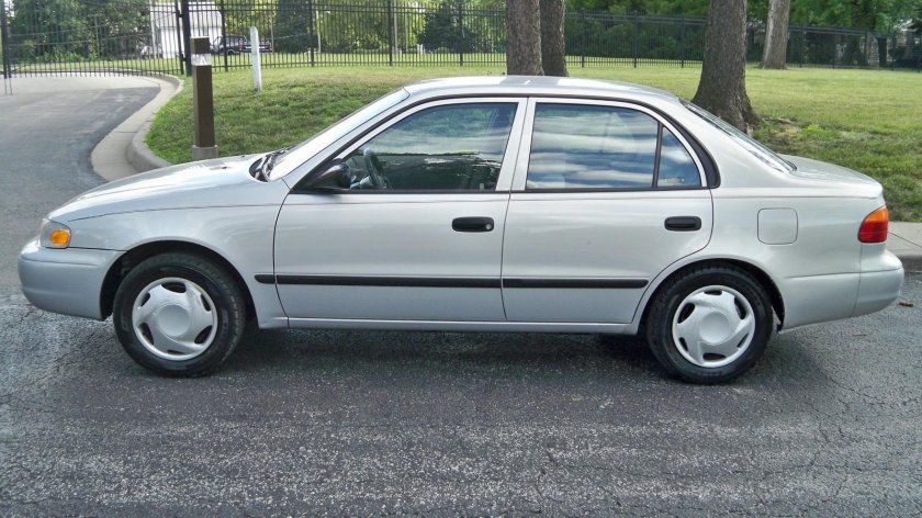 Chevrolet prizm 2001